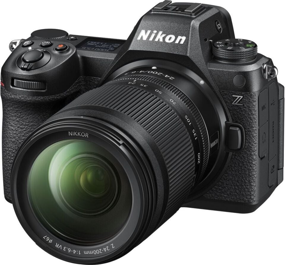 Nikon Z6 III 24-200mm f4.0-6.3 VR Lens