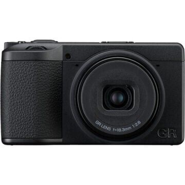 Ricoh GR IV Monochrome Dijital Fotoğraf Makinesi