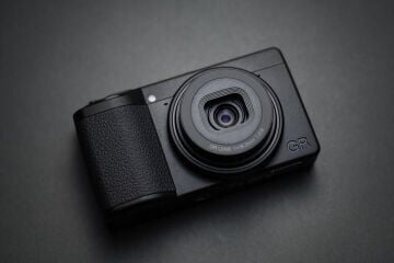 Ricoh GR IV Monochrome Dijital Fotoğraf Makinesi