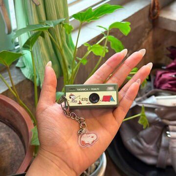 Yashica x Peanuts Funtastic Keychain Camera(Snoopys Summit)