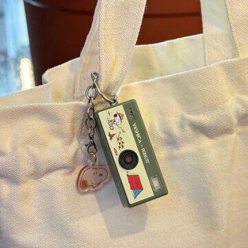 Yashica x Peanuts Funtastic Keychain Camera(Snoopys Summit)