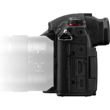 Panasonic Lumix GH5S 14-140mm Lensli Kit