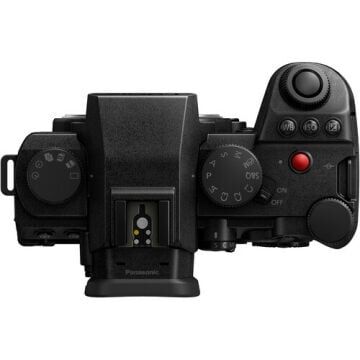 Panasonic Lumix S5 IIX + S 20-60mm f/3.5-5.6 Lens