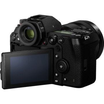 Panasonic Lumix DC-S1 + 24-105mm Lens